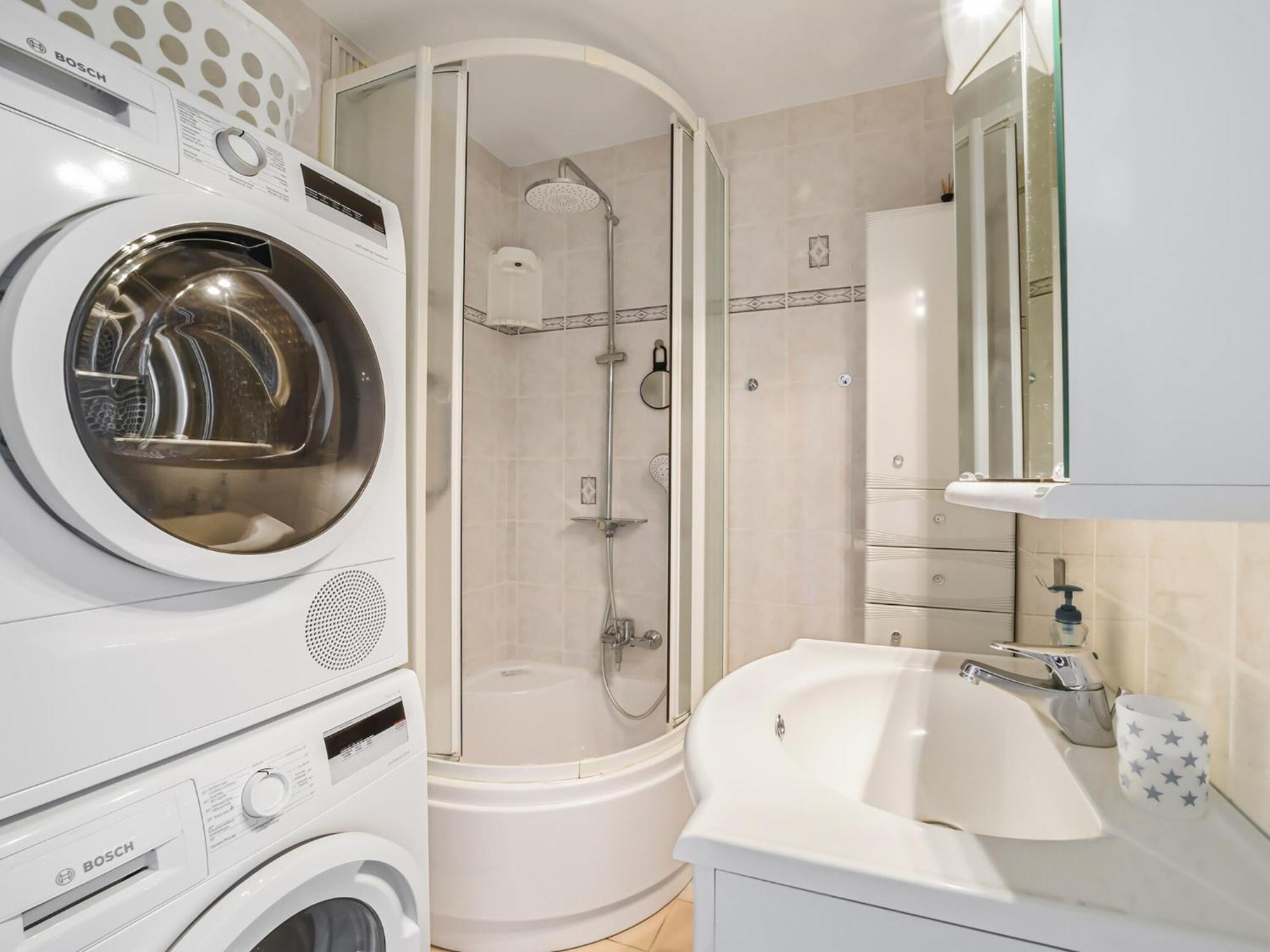 Appartement Modern 2-bedroom Flat With Sea Views , Cleaning Included *