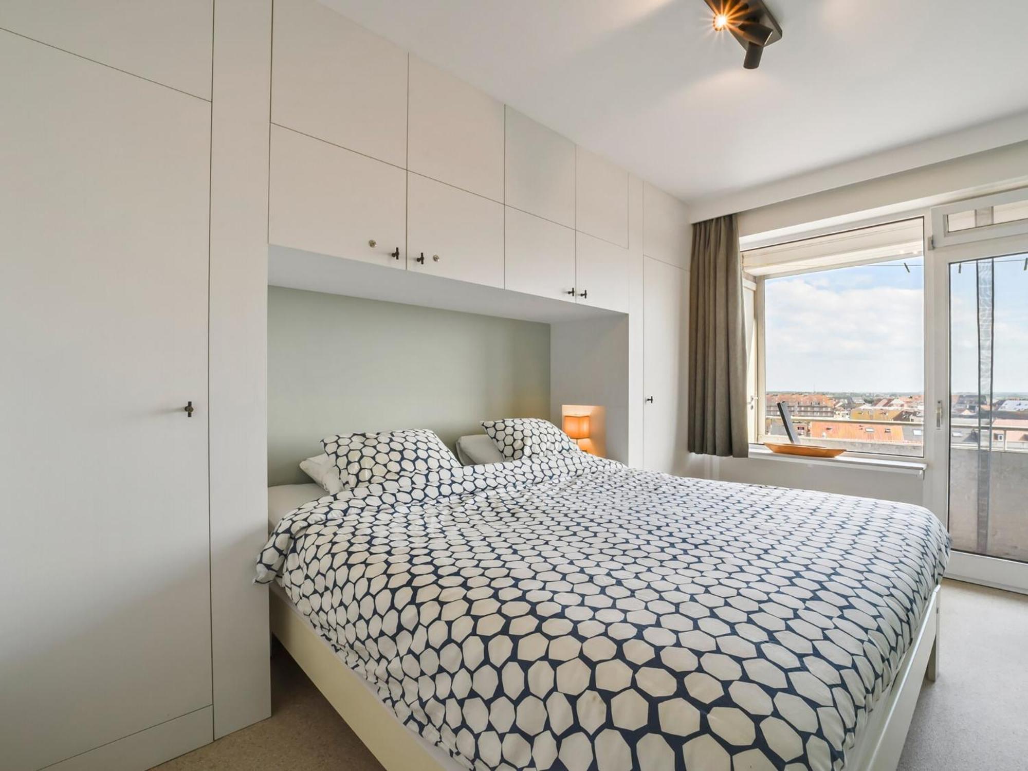 Modern 2-bedroom Flat With Sea Views , Cleaning Included *