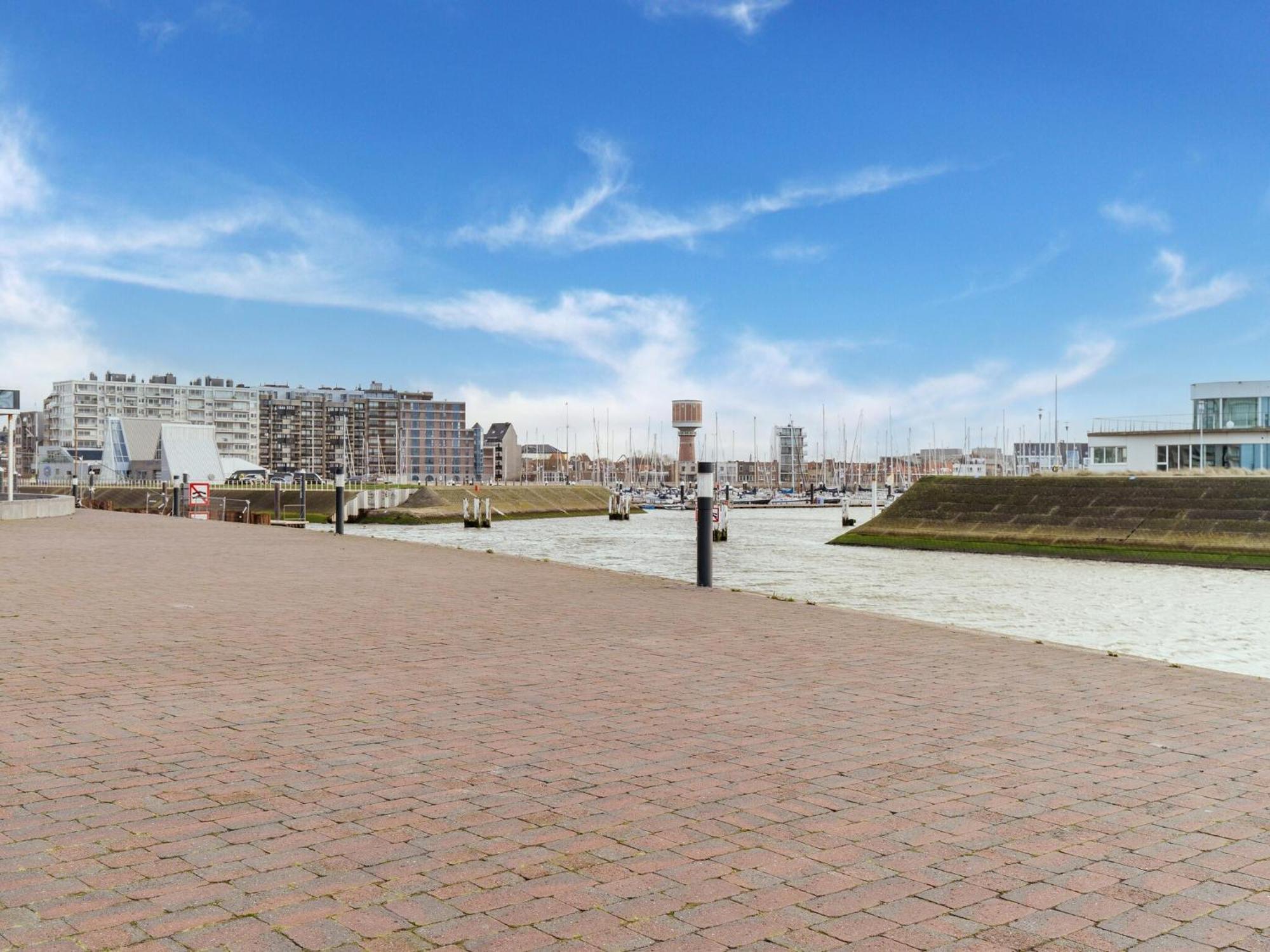 Modern 2-bedroom Flat With Sea Views , Cleaning Included Appartement *